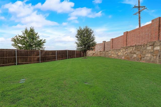 Building Photo - 2418 Hillview Dr