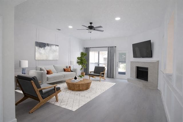 Building Photo - 2035 Lansdown Dr