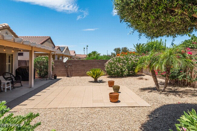 Building Photo - 16232 W Montoya Dr