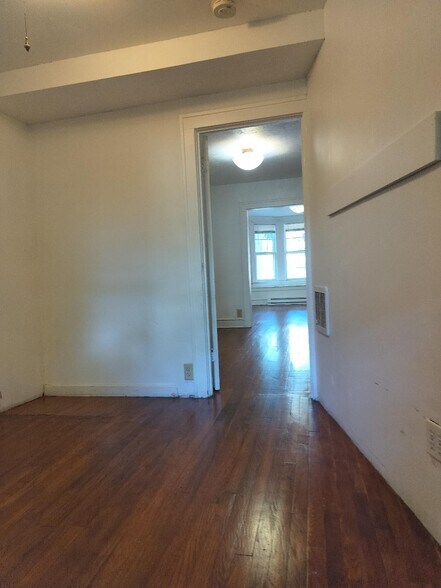 Building Photo - 158 Jefferson St
