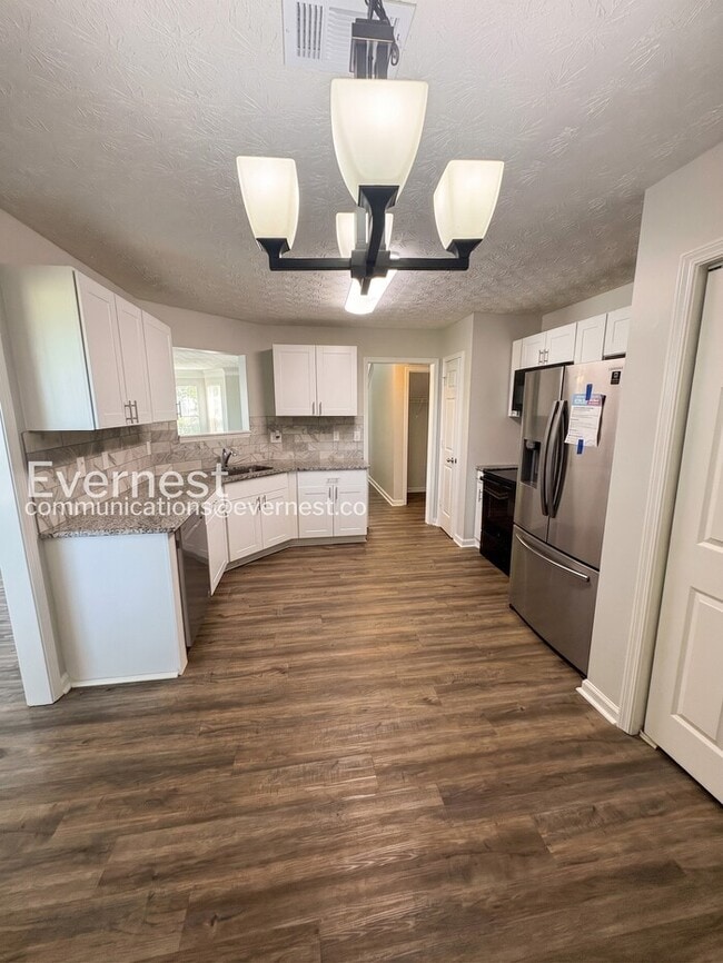 Building Photo - 459 Sawtooth Ln