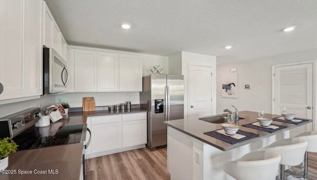 Building Photo - 8431 Clearway Dr