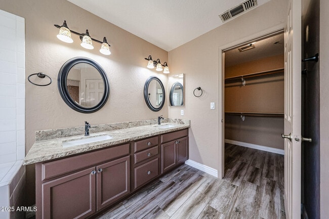 Building Photo - 8963 E Floriade Dr