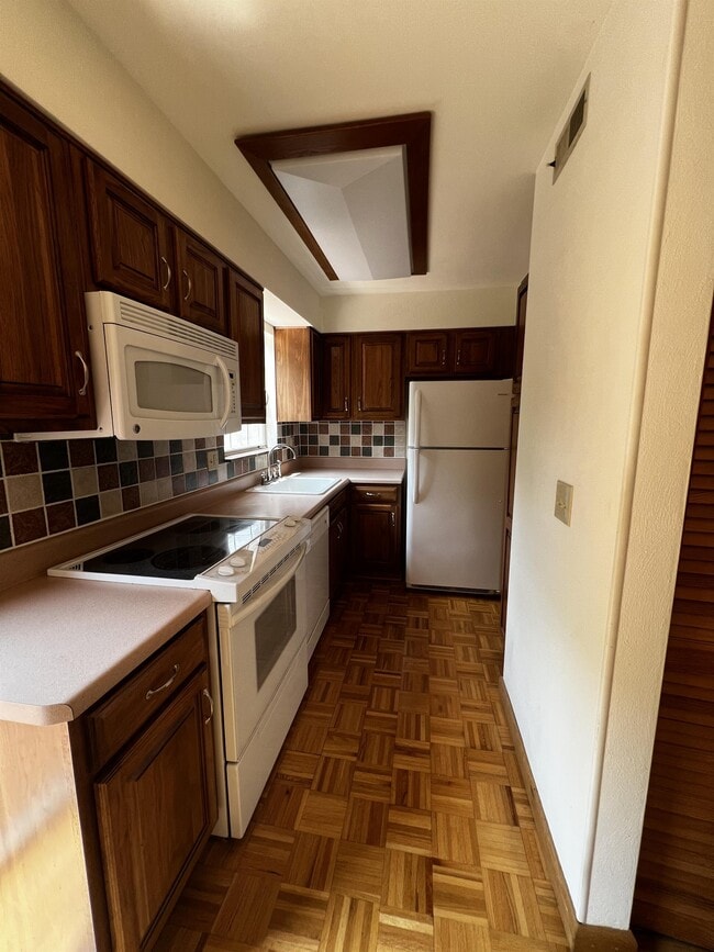 Building Photo - 18 Warren Pl