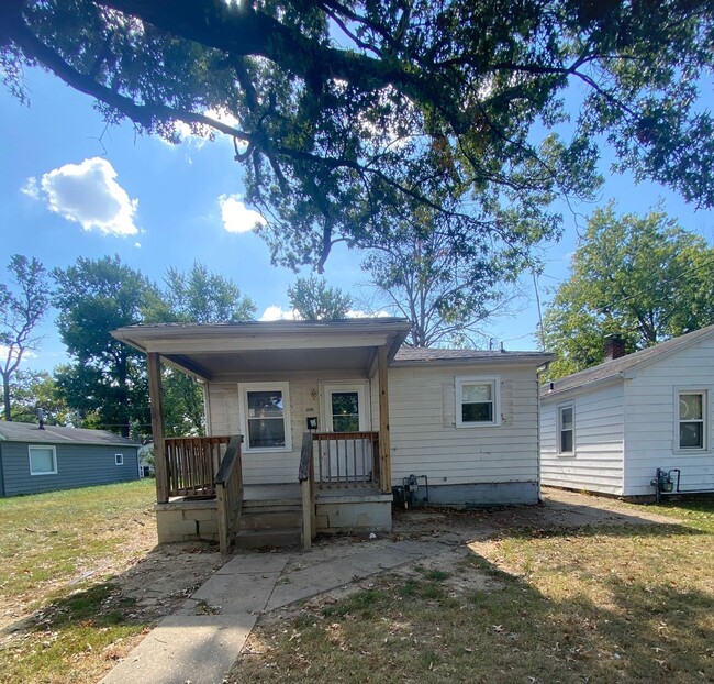 Primary Photo - Coming Soon 3 Bedroom/1 Bathroom House For...