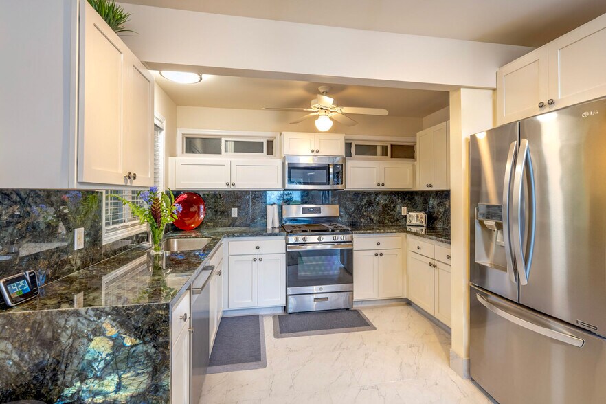 Building Photo - 77-6493 Kali Iki St