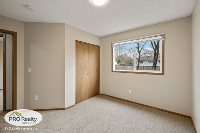 Building Photo - 3 Bedroom House In St. Francis