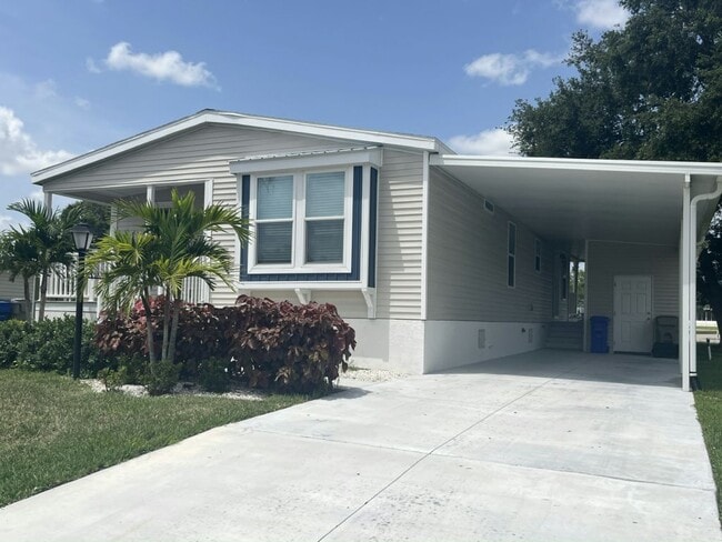 Building Photo - 18 Calypso Cay