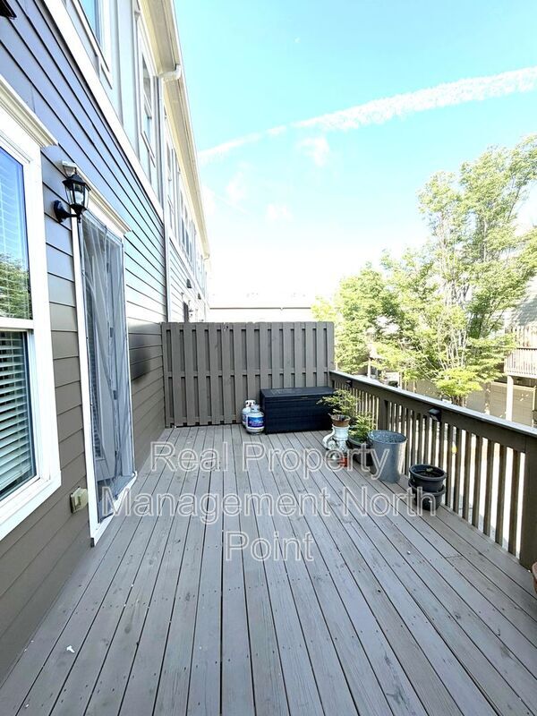 Building Photo - 3026 Eltham Pl