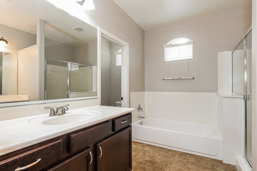 Building Photo - 7509 S 27th Way