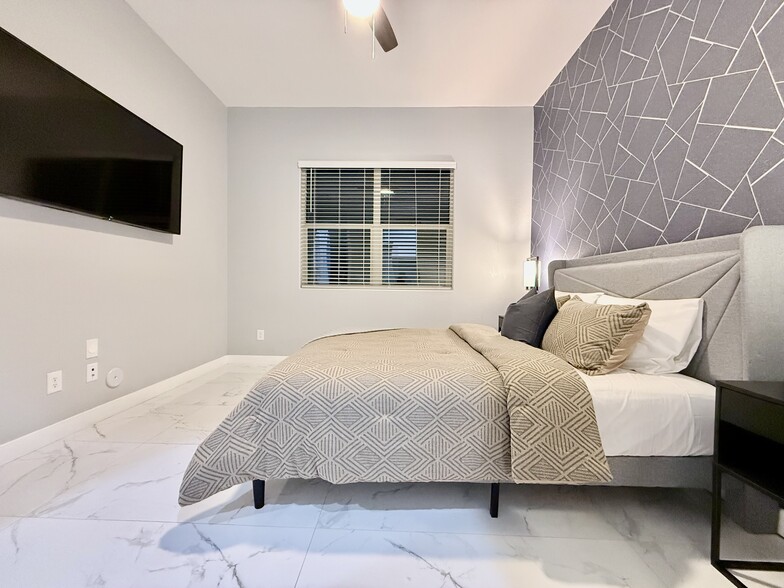 Building Photo - 4013 W Buist Ave