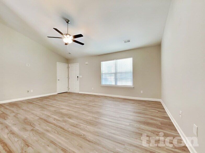 Building Photo - 163 Arbor Springs Dr