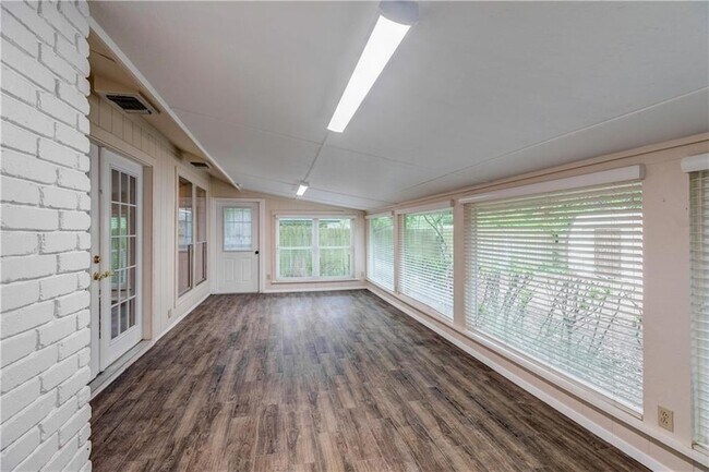 Building Photo - 12118 Black Angus Dr