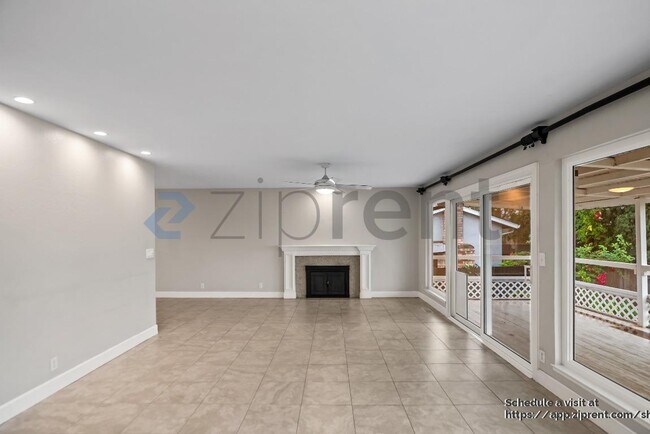 Building Photo - 48 N Lake Dr