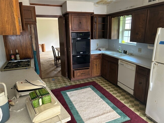 Building Photo - 5203 Pine Arbor Dr