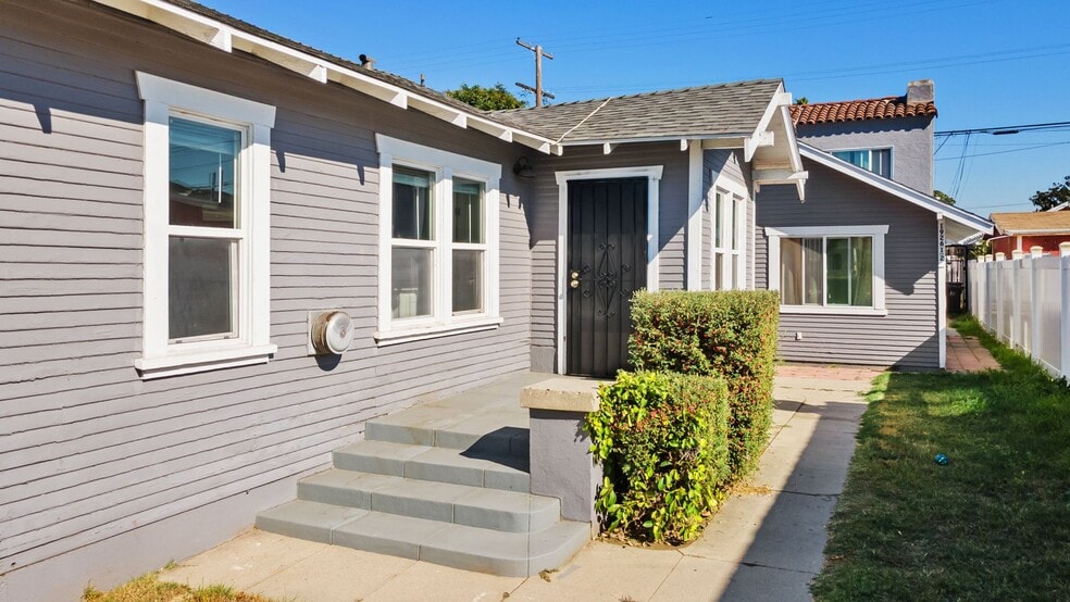 Building Photo - 1926 Lime Ave