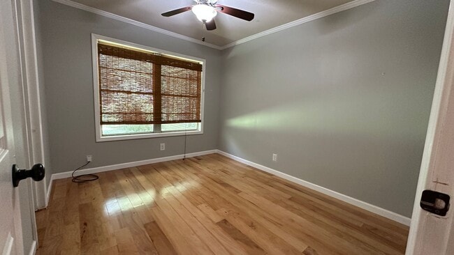 Building Photo - Gorgeous 3 bed Home!!