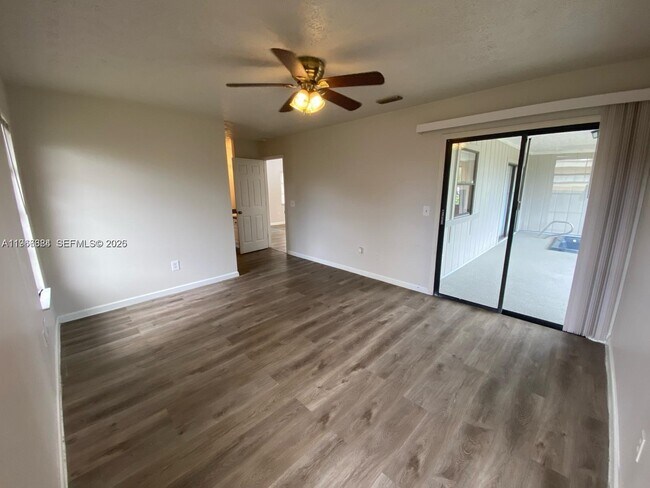 Building Photo - 371 SE Fairchild Ave