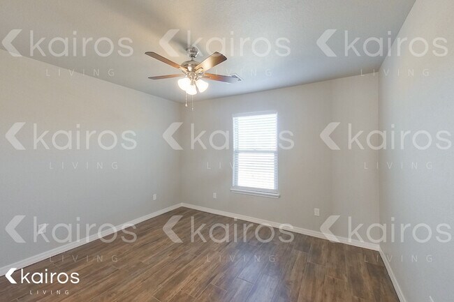 Building Photo - 2805 Destin Ave