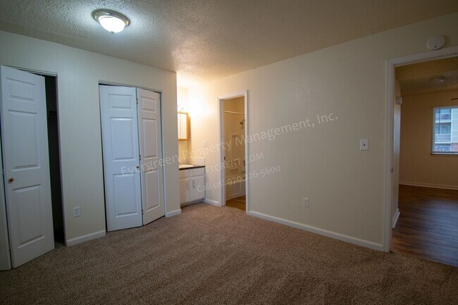 Building Photo - 2147 27th Ave Ct