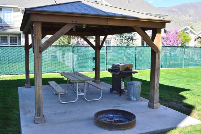 Building Photo - Beautiful Condo in Prime Centerville Location!