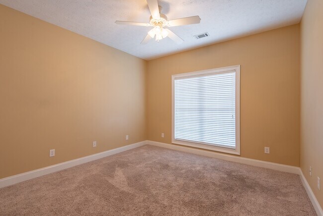 Building Photo - Shadow Bend Lane