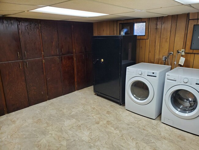 Building Photo - Charming 4 BR/ 2 BA North Spokane Home