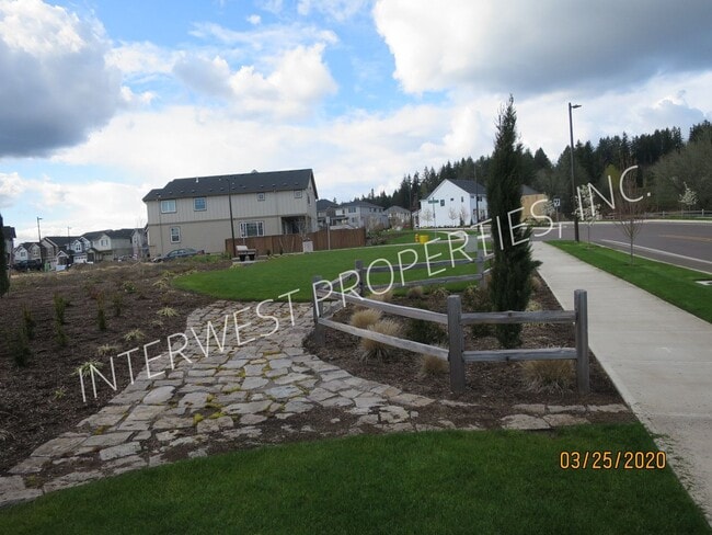 Building Photo - BEAUTIFUL NEWER CONSTRUCTION 4 BD HOME W/2...