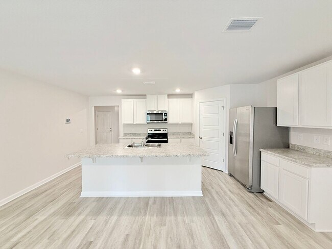 Building Photo - Spacious 4-Bedroom Home - Bridlewood