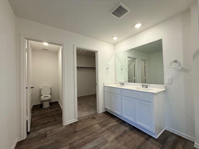 Building Photo - 3807 Axyl Run Ct