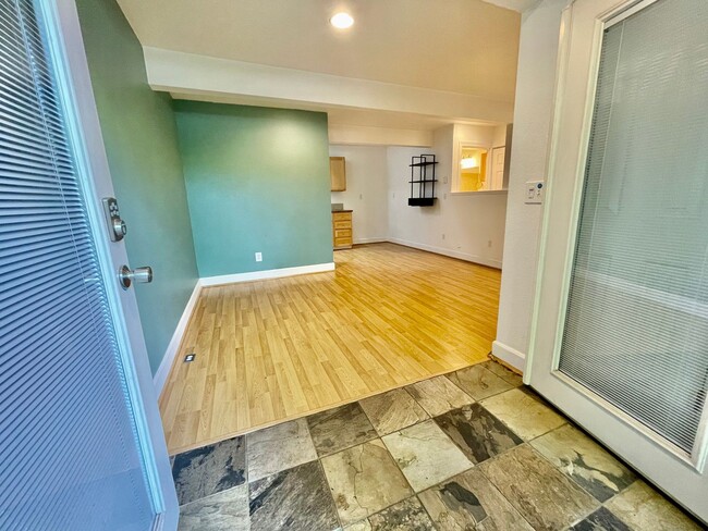 Building Photo - 2 WEEKS FREE RENT! Ground Floor- St. John's One Bedroom One Bath Condo- Most Utilities Included- ...