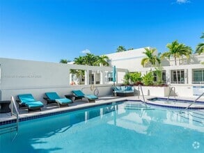 Building Photo - 9172 Collins Ave