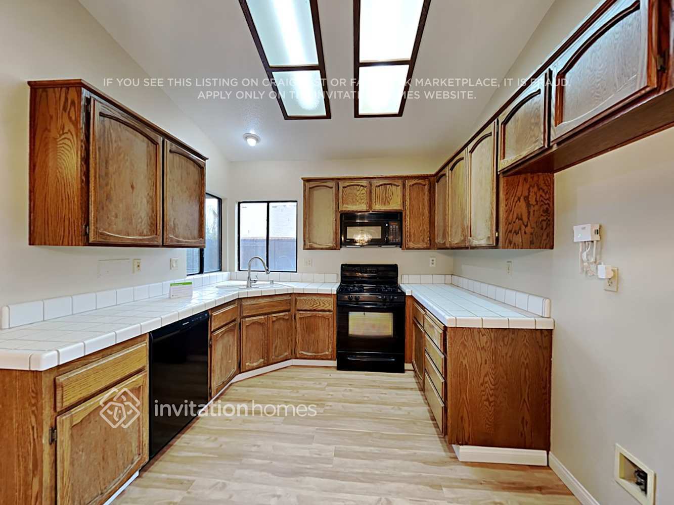 Building Photo - 8821 Somershire Way
