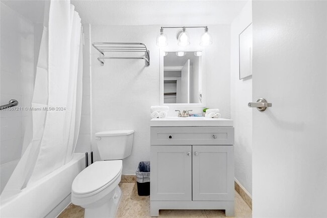 Building Photo - 19201 Collins Ave