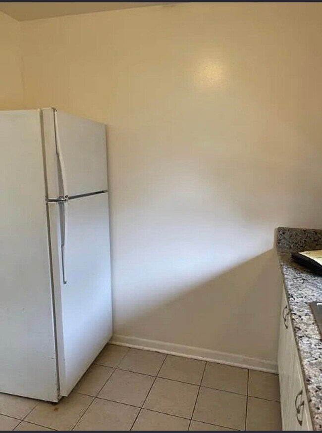 Building Photo - 219 N Grace Ave