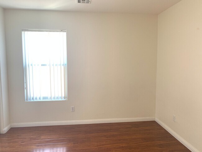 Building Photo - TWO STORY 4 BED 2.5 BATH HOME IN THE CACTUS SPRINGS GATED COMMUNITY