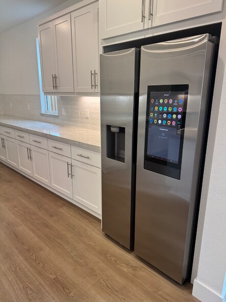 Building Photo - 443 Royal Nat'l Rd