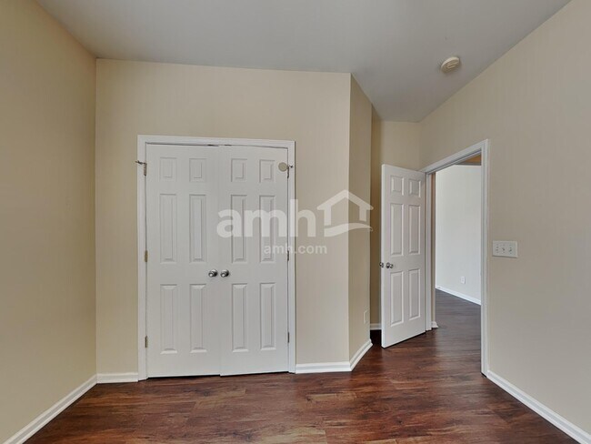 Building Photo - 6352 Hedgewood Ln