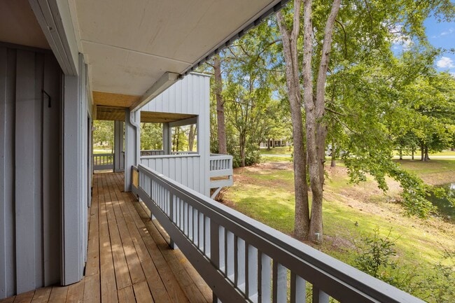 Building Photo - Water Views 2BR/2BA Open & Airy Condo Fair...