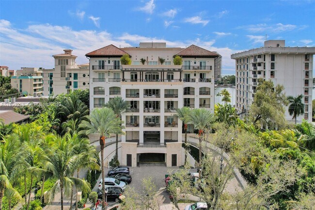 Building Photo - 3535 Hiawatha Ave