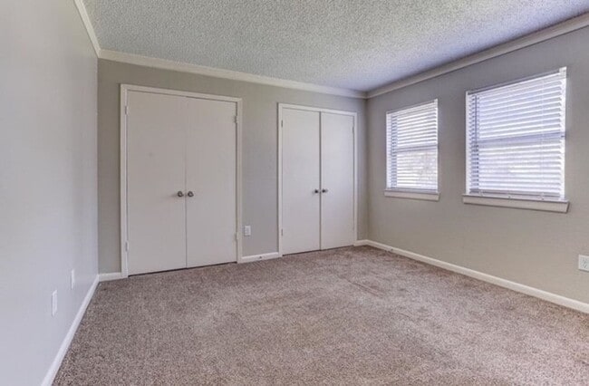 Building Photo - 2BD/1.5BA Townhouse located on the Germantown/Memphis Line!