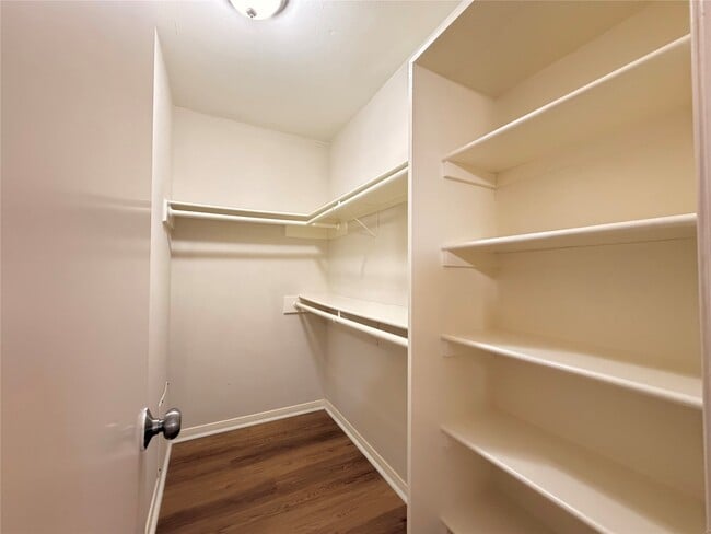 Building Photo - 9517 Clanton St