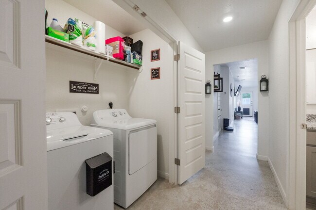 Building Photo - 803 Wax Myrtle Ct