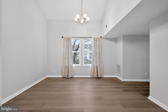 Building Photo - 7 Pickering Ct