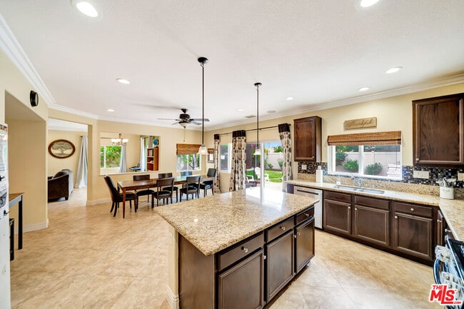 Building Photo - 27060 Mountain Willow Ln