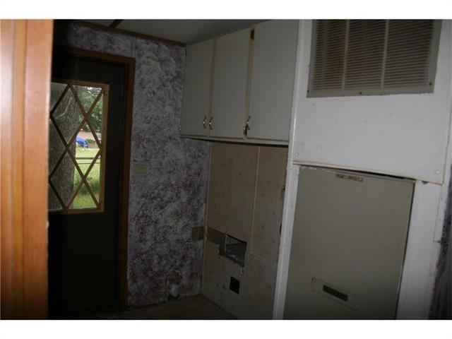 Building Photo - 154 Southlake Dr.