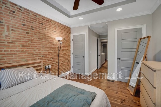 Building Photo - 504 S Milton Ave