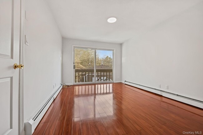 Building Photo - 11 Pondview Cl