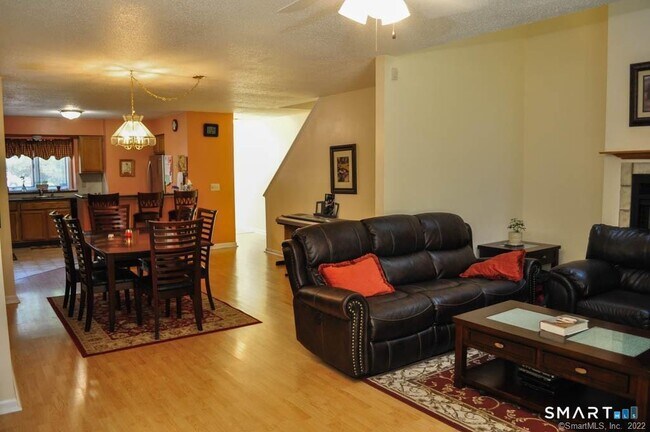 Building Photo - 605 Sandstone Dr