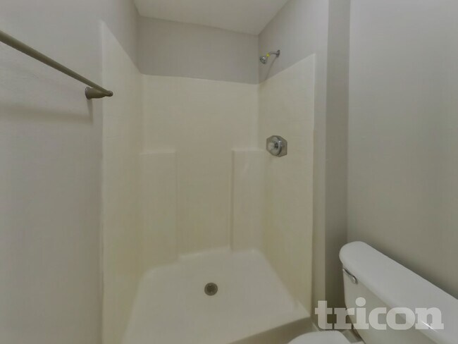 Building Photo - 1656 Dartmouth Dr